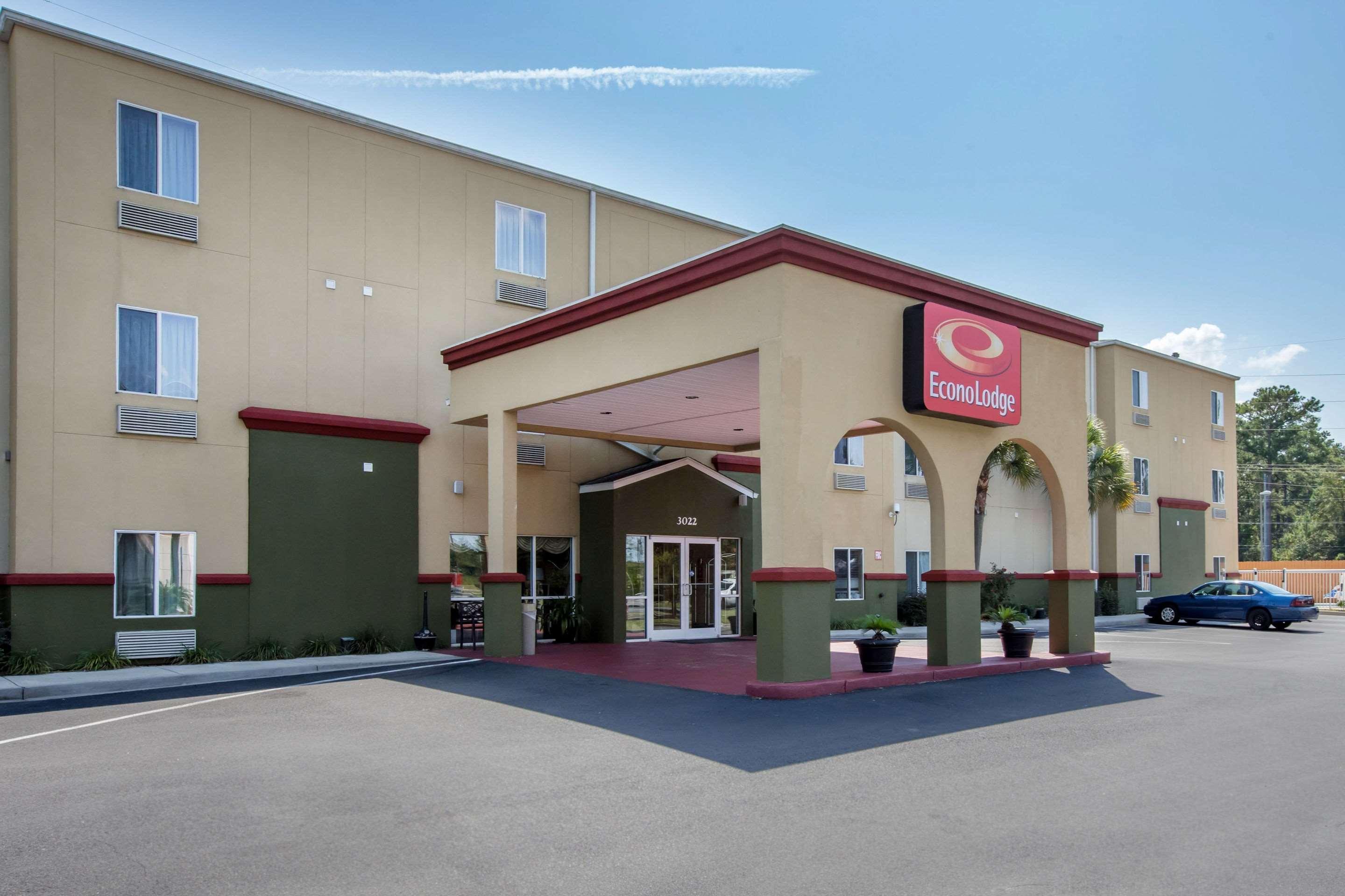 Econo Lodge Valdosta Bagian luar foto