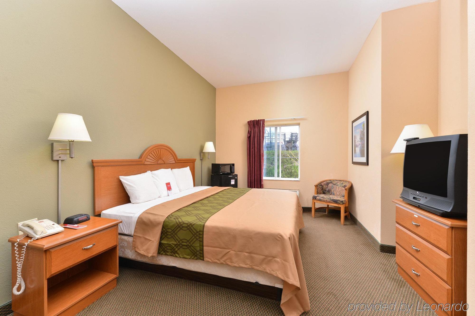 Econo Lodge Valdosta Bagian luar foto