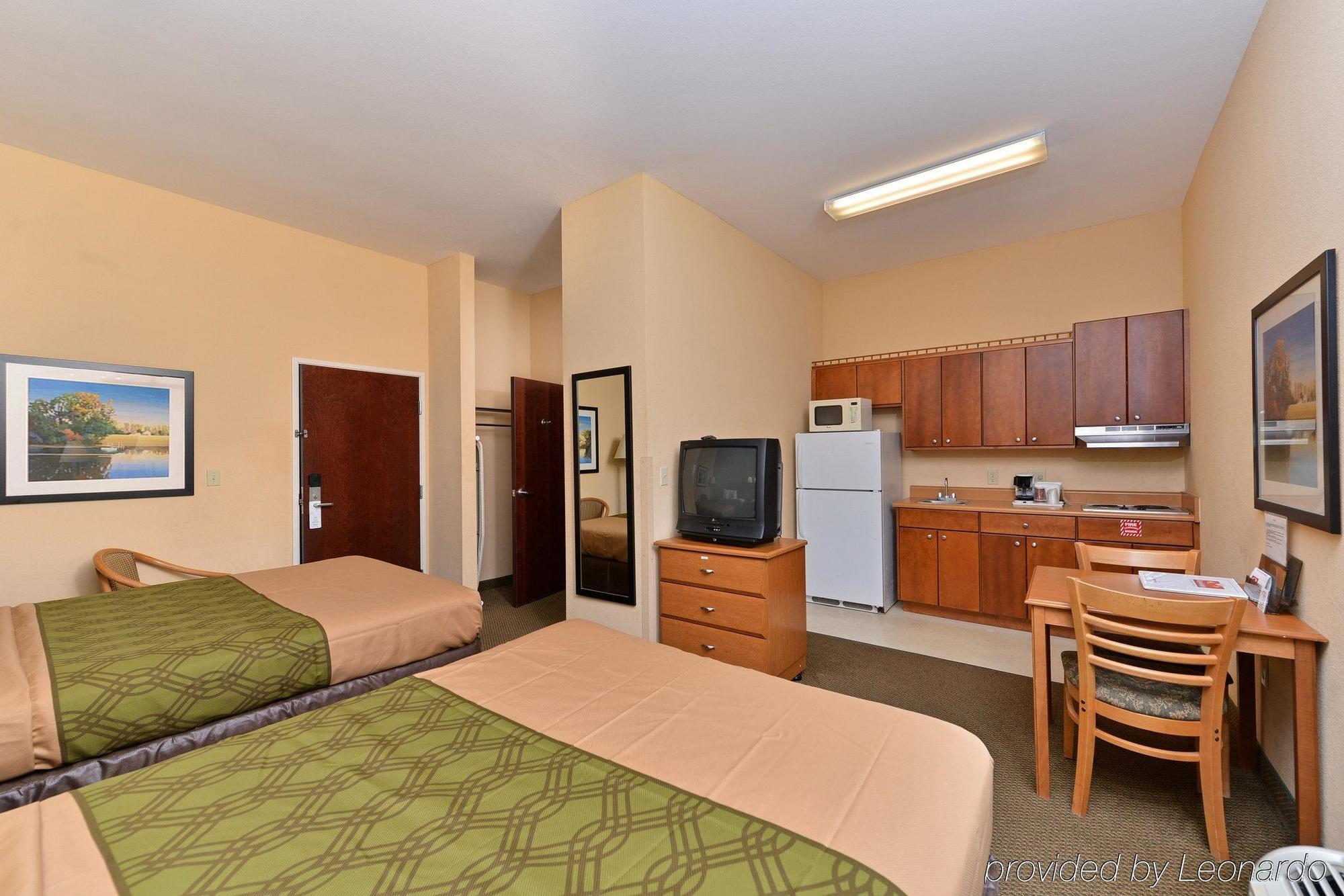 Econo Lodge Valdosta Bagian luar foto