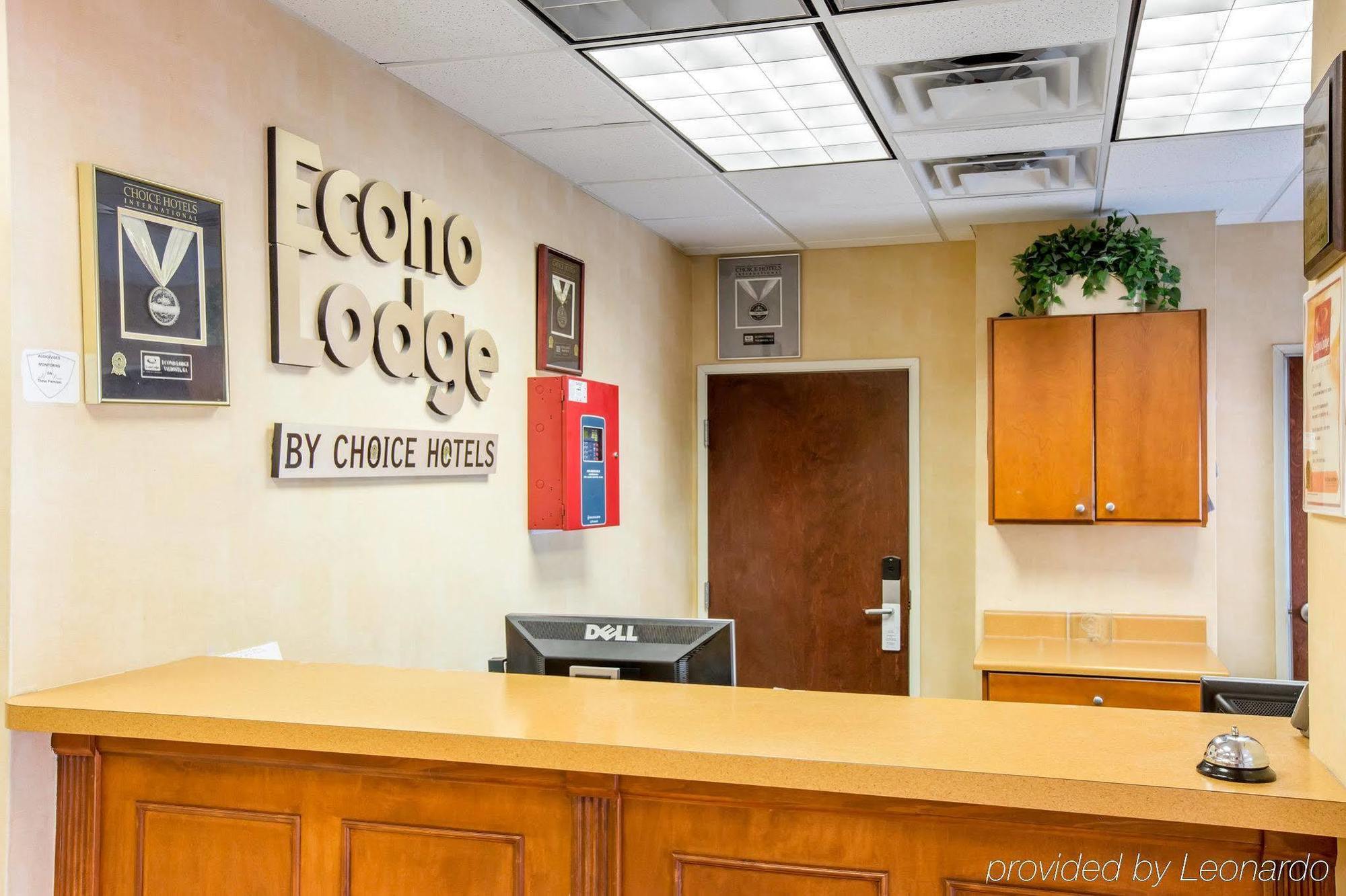 Econo Lodge Valdosta Bagian luar foto