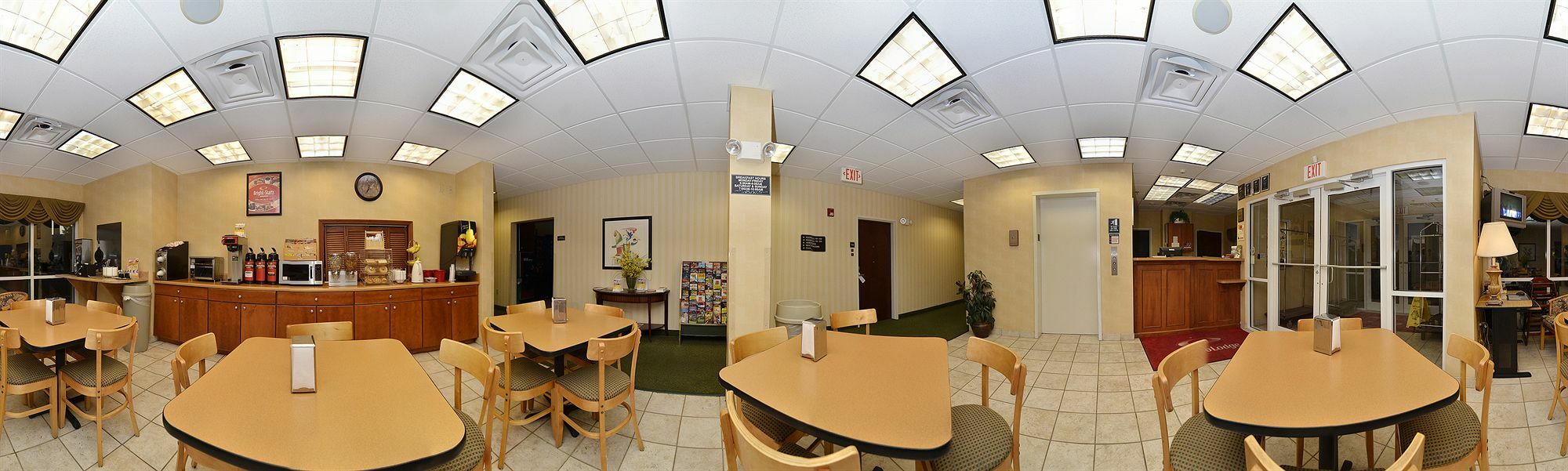 Econo Lodge Valdosta Bagian luar foto